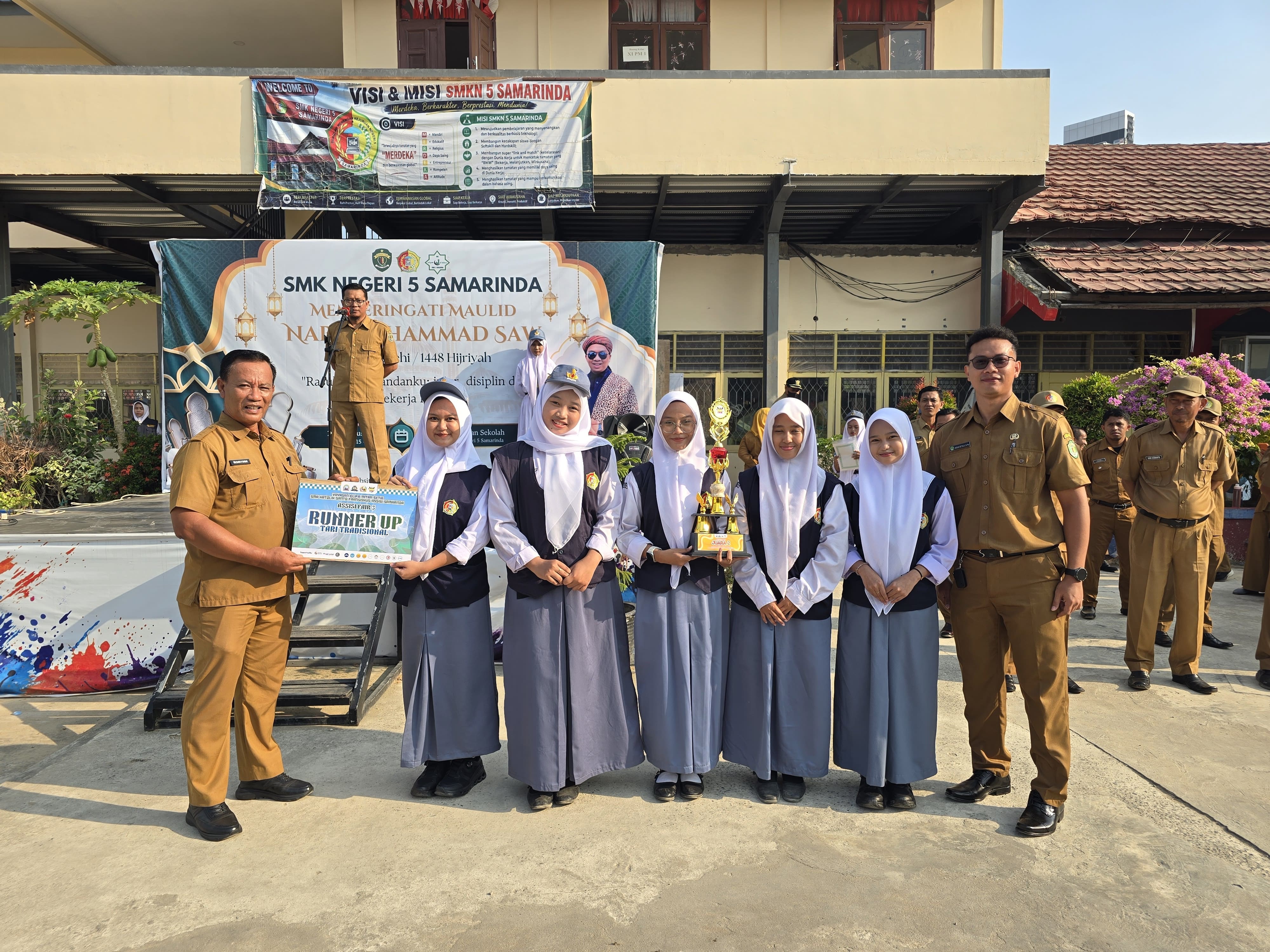 Gemilang di Panggung Assisi Fair 3, Ekskul Tari SMKN 5 Samarinda Raih Runner Up